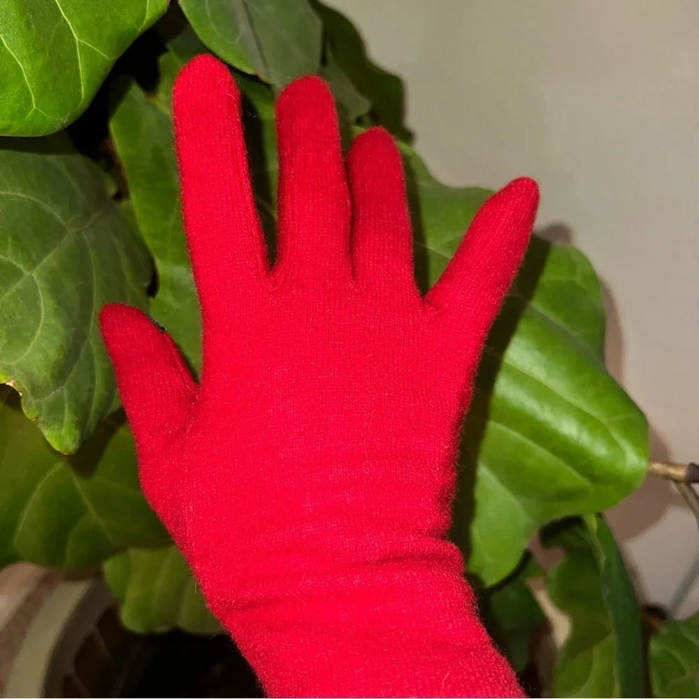 Cynthia Rowley New York Women’s Fire Engine Red Touch Gloves NWT Size Medium